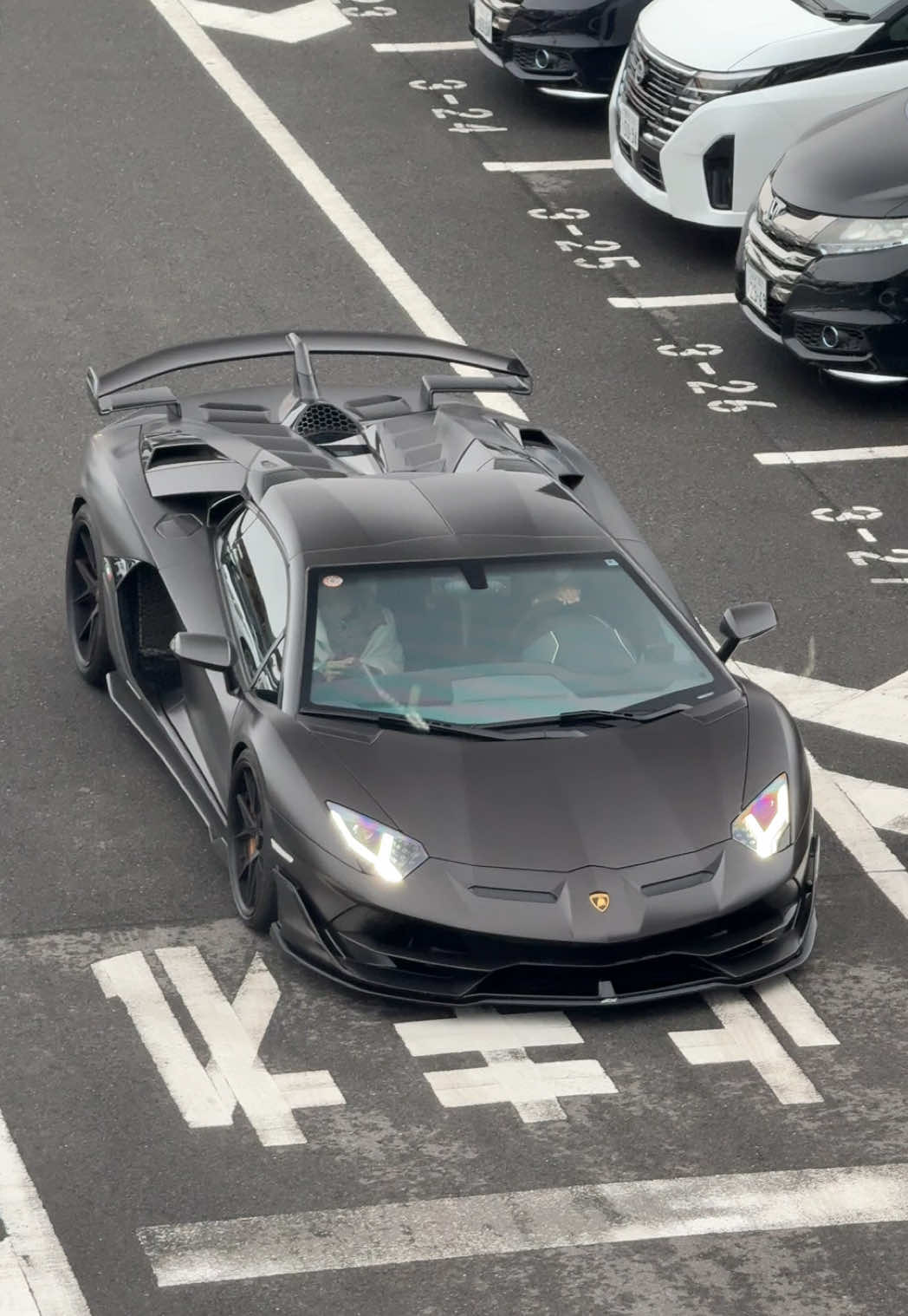 Lamborghini  Aventador SVJ #lamborghini  #lamborghiniaventador  #lamborghiniaventadorsvj  #aventadorsvjroadster  #lp770 