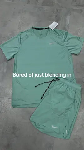 The cleanest fits don’t wait around. ⚡ Techwear, sneakers, and active essentials — once it’s gone, it’s gone. DM @4edition2 to secure your size before someone else does. Activewear never looked this clean. 💧#GymTok #gym #men #reseller #ActivewearStyle 