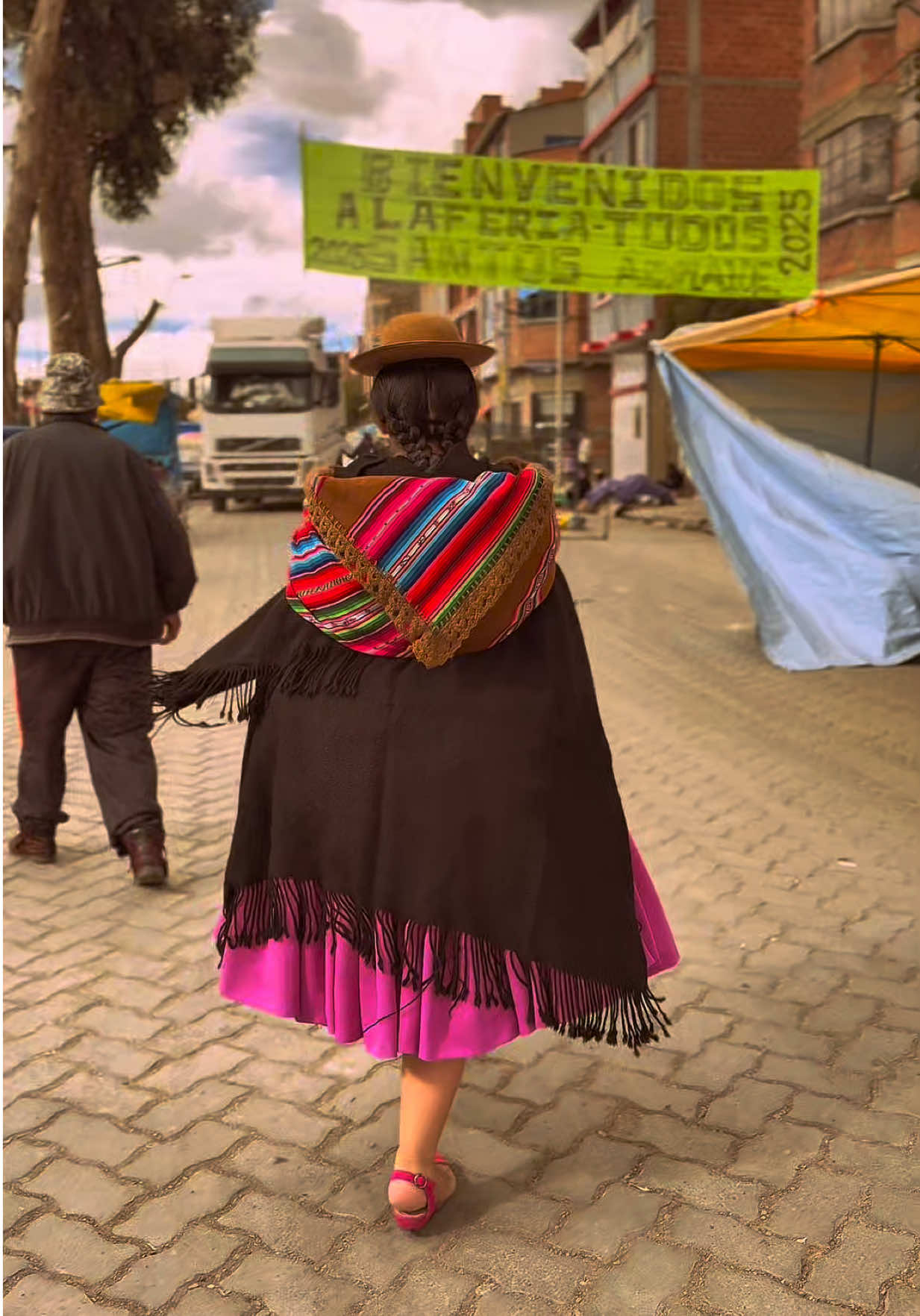 🕯️ En Todos Santos abrimos el camino para que las almas regresen, especialmente nuestros bebés que partieron antes de tiempo. 🌼 Con amor y luz los recibimos, recordando que su presencia vive en nuestro corazón. 👼✨@Mística (El Alto) #mistica #bolivia🇧🇴 