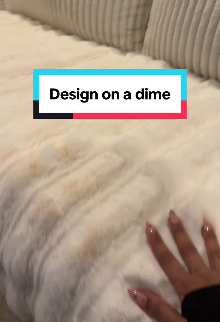 Couch covers please because we wanna switch it up and protect at the same time 🙋🏻‍♀️#tiktokshopfinds #falldealsforyou #decor 