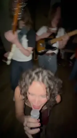 Do you like my band ? @Chéri Chéri 