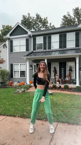 Don’t mind how stupid I look in this  #fyp #viral #cute #outfit #dance #dances #dancing #dancer #dancers #school #halloween #fine #59 #five #nine  