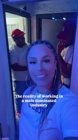 One of the realities of being a woman working in a male dominated industry #producer #engineer #womeninmaledominatingfields #womeninmalefields 