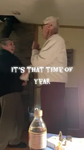 Let’s the scares begin 🫣 #scared #scream #halloween #prank #funny 