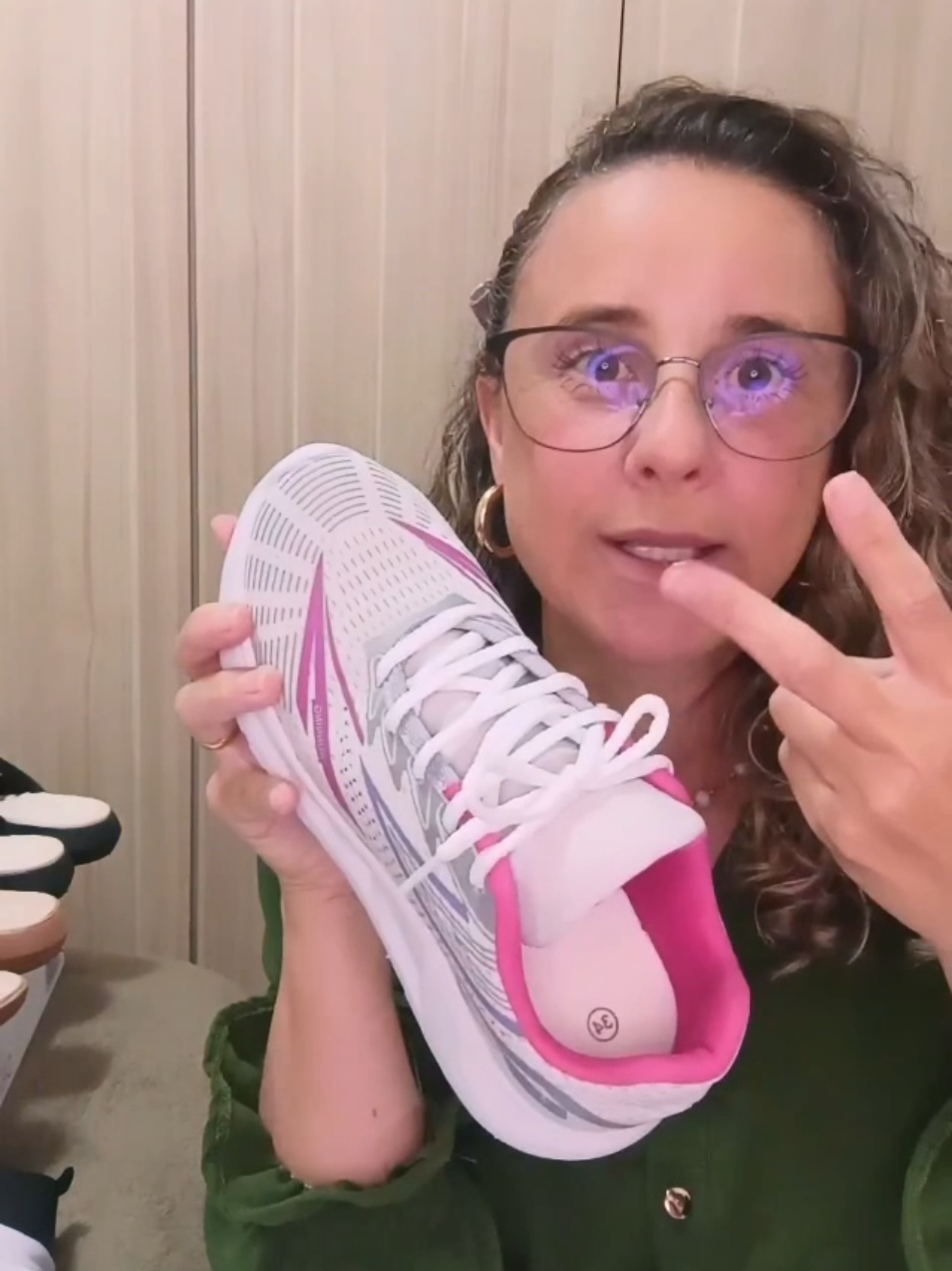 Tênis esportivo leve e confortável  dois pelo preço de um, tá imperdível corre antes que acabe  #tenis #esportivo 