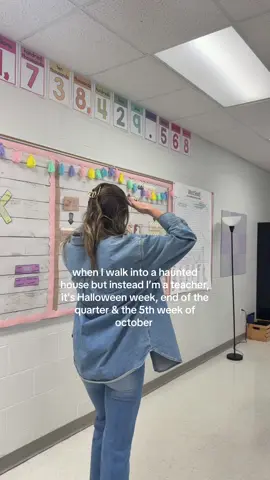 😵‍💫🫠🎃🤪 #middleschoolteacher #teachersoftiktok #halloween #teacherlife 