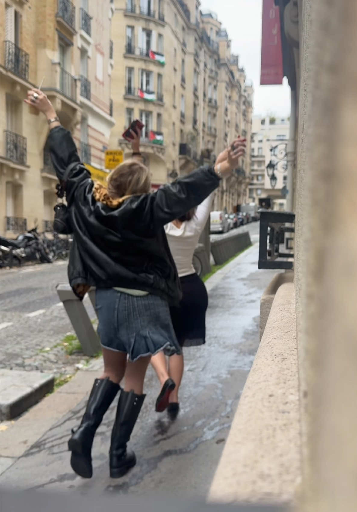 Notice the flags in the back💚 #paris #paristravel #parisvlog @marina 