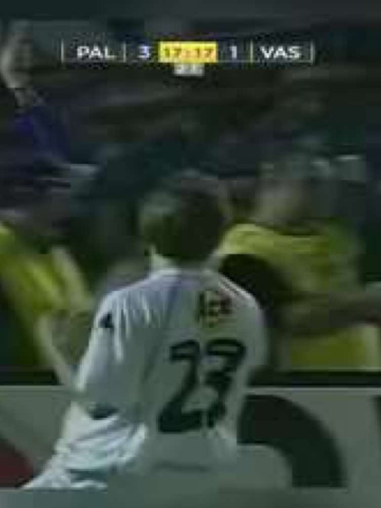 Parte 3 Palmeiras 3 x 4 Vasco pela final da Mercosul 2000 é eleito maior jogo da história de clubes brasileiros  A vitória do Vasco sobre o Palmeiras por 4 a 3, que valeu o título da Mercosul de 2000, foi eleita o maior jogo da história entre os grandes clubes brasileiros, em enquete realizada pelo GloboEsporte.com. A votação contou com 12 partidas que haviam sido eleitas anteriormente como maiores jogos de cada um dos principais clubes do país. #palmeiras #futebol   #fyp  #vasco  #viral