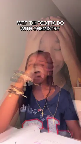 and he has the audacity to get mad when u ask questions #ihatechemistry #dih  #ihateithere#unmarketabletomato 