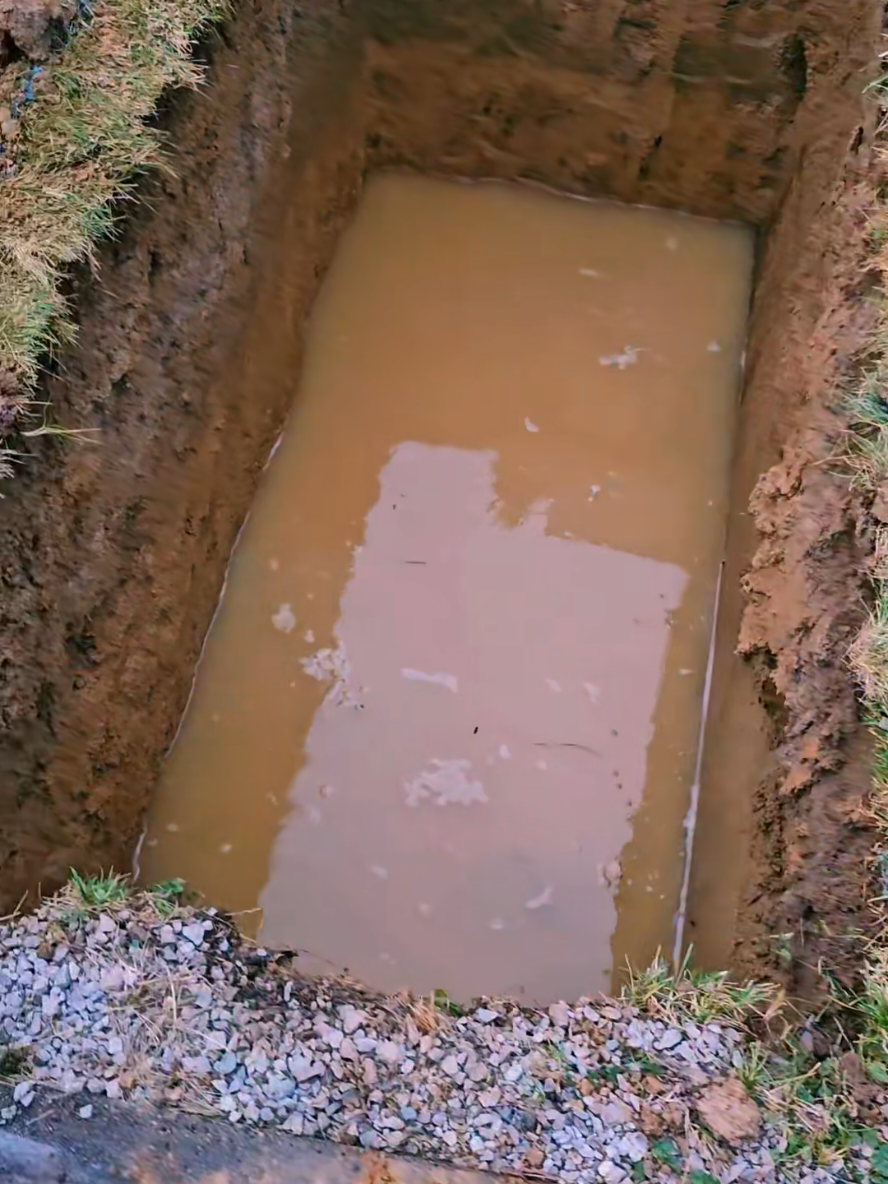 Today and this weekend are going to be some rough days for vault men, it was non stop rain today and the high the next few days in our area is in the single digits with 25+ mph winds. Whatever the weather we'll be out setting up the best committal services we can. #concrete #Wilbertway #cemeterytok #graveyardtok #graveside 