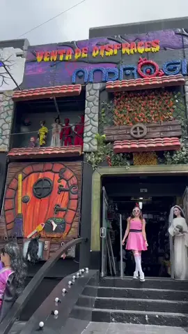 Así es  acá encontraras Disfraces para toda la familia 👻 📌Recuerda que estamos Ubicados en Bogotá Cll84A#14-34 Zona Rosa 📱📱3203428398 #halloweenbogota #disfraz #halloween #halloweencostume 