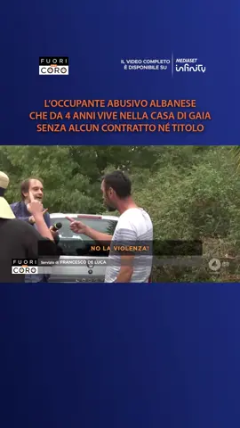 Questo signore albanese occupa abusivamente da 4 anni la casa della signora Gaia, senza alcun contratto e senza alcun titolo! La proprietaria è disperata! Il servizio completo di Francesco De Luca a #Fuoridalcoro è su Mediaset Infinity 📺💻📱