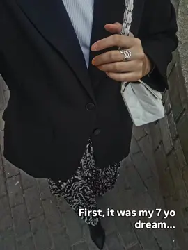 Please trust your gut and follow your dreams no matter how.🫶 I failed, so many biznesses changed my major 3 times and lost tons of money. In the end, I went back to my first love even though it looked so impossible. Now I'm building a brand and have an amazing team with whom we are already working on a big project.🤍 This summer, I was thinking how I could even make this work and if I'll ever go to Paris for fashion.  I can not believe that I'm already returning back soon. 🙈 Believe in yourself and trust Allah, your eyes closed. What's meant for you will find you. You don't have to chase it. 🕊 #Lifestyle #Stylist #Designer #Fashion #kesfetteyiz 