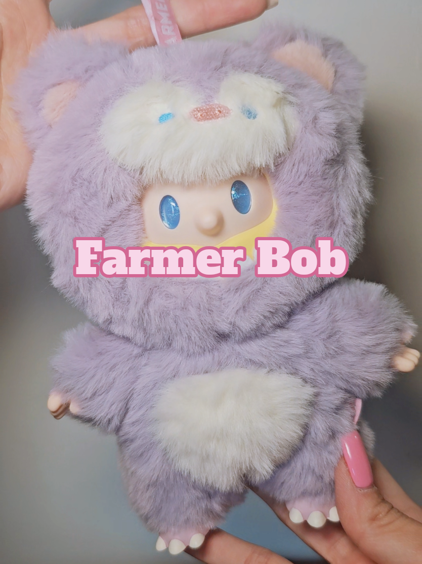 my very 1st 𝑭𝒂𝒓𝒎𝒆𝒓 𝑩𝒐𝒃 collection.  they're so soft to the touch & the little details 😍 @Dragon Bebe Shop  #unbox  #blindbox  #plushies  #collection  #findingunicorn 