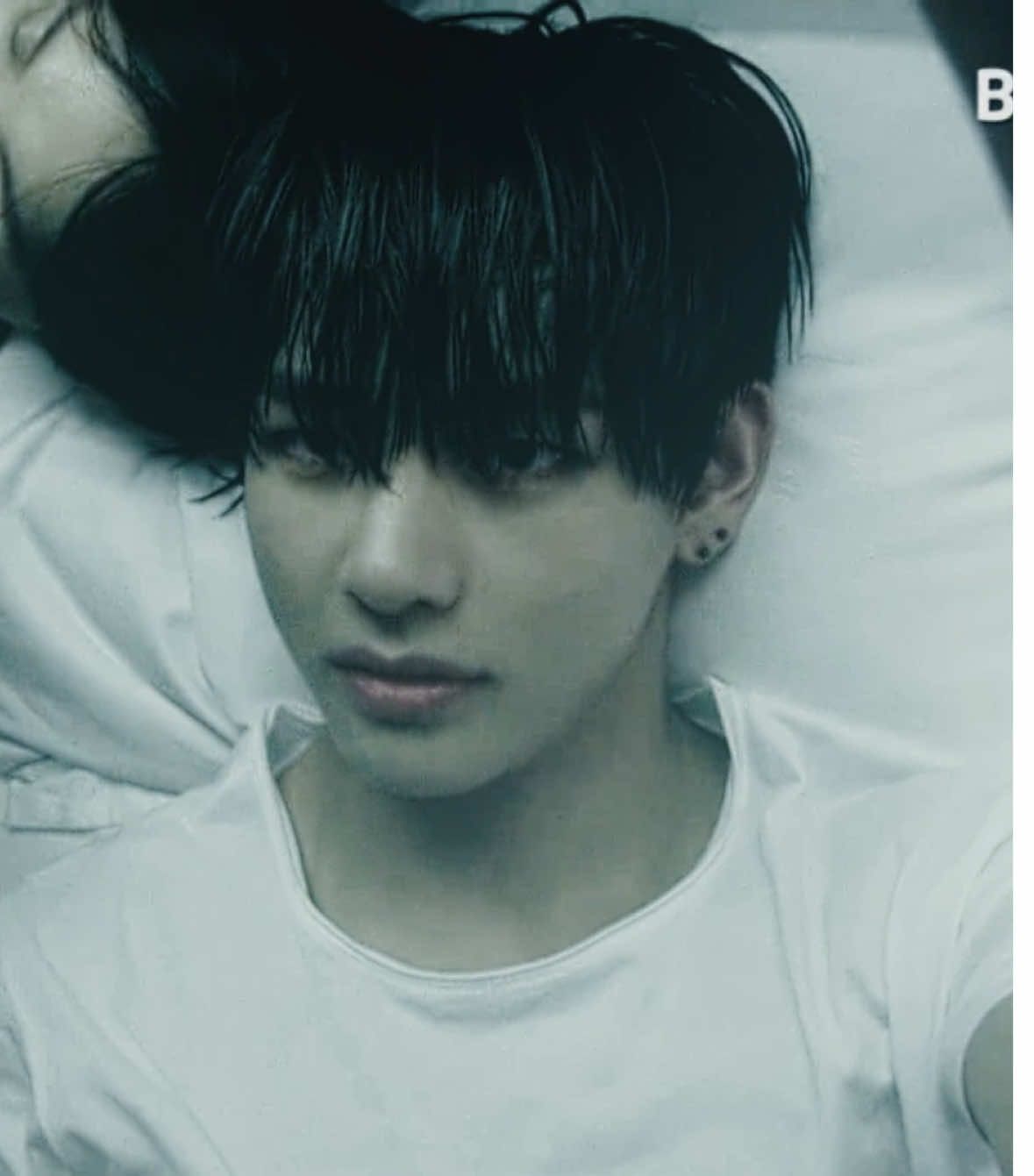 audio and ib:@🦢  I don’t know why the twixtor went off on the loop but I miss editing him. #kimtaehyung #taehyungedit #V #blinkzll #viral 