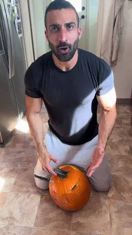 How to carve a pumpkin 