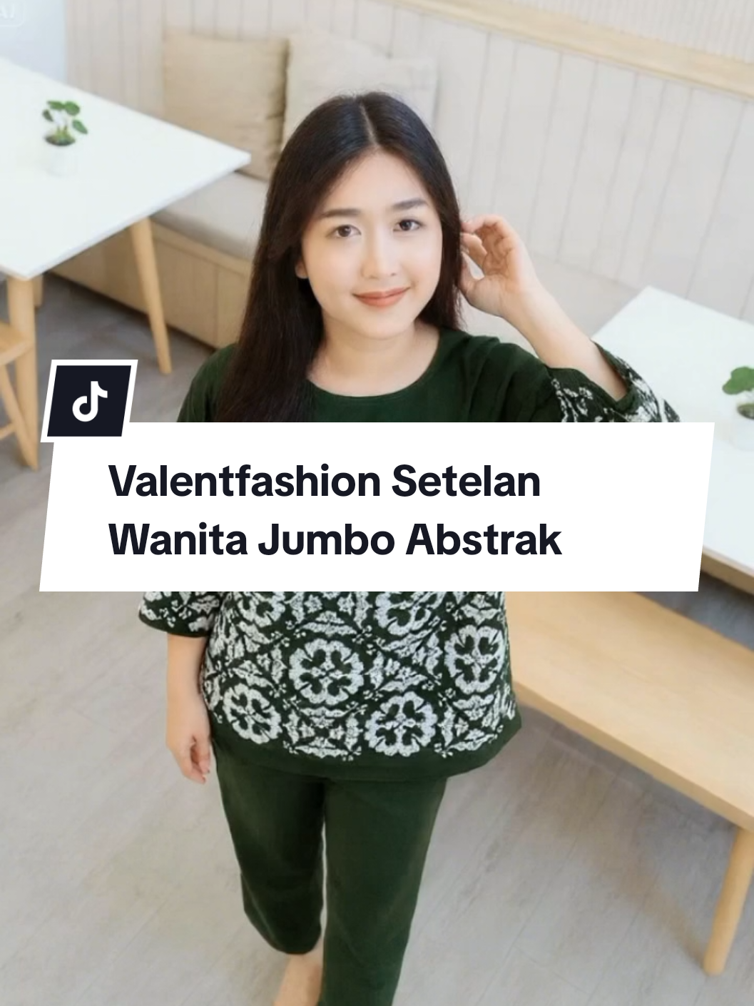 Valentfashion Setelan Wanita Jumbo Abstrak #SetelanJumbo #FashionAbstrak #BajuWanita #OOTDStylish #SetelanElegan 