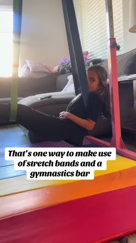 #workingout #stretchbands #gymnasticsbar 