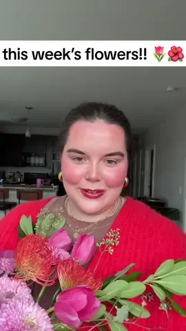 I love a funky bouquet! #flowerarrangement #traderjoesflowers #traderjoesflowerfinds #diyflowerbouquet 