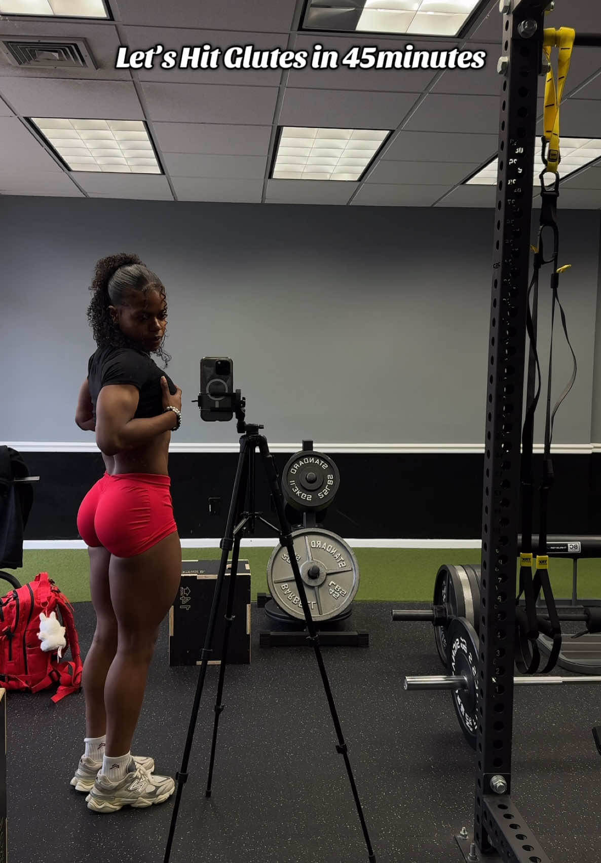 it’s growing seasonnnnn. i’ve been having to get my workouts done FAST lately so i’ve been very intentional with each move #glutes #gluteworkout #gymmotivation #workoutmotivation #workoutroutine 