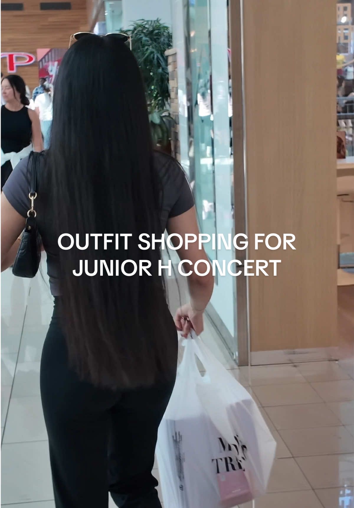 Last minute shopping for the junior h concert 🫠 #shopping #parksmall #outfit #Lifestyle #shoppingvlog 