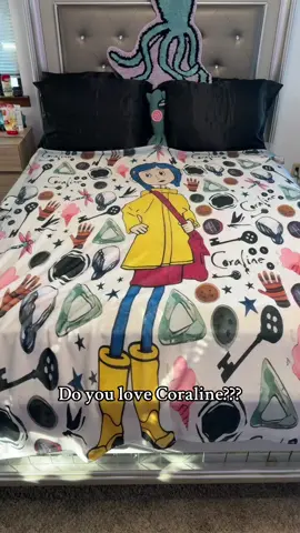 Do you love Coraline? #coraline #fall #blankets 