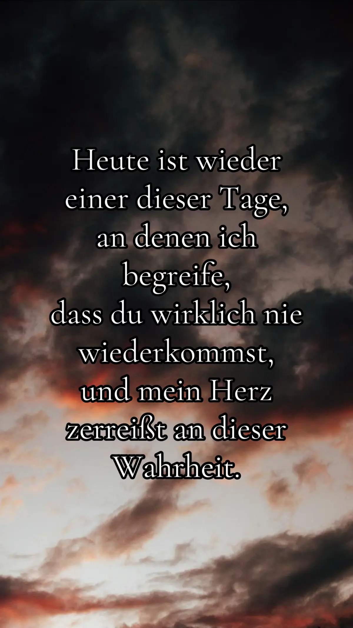 Es sind diese Tage, an denen der Verlust schwerer wiegt als sonst. An denen das Herz lauter schreit als der Verstand. Und man spürt, dass kein Tag die Sehnsucht mildern kann. Wenn du das kennst, dann fühl dich heute still umarmt. #verlust #trauer #ripmom #fyp #traurigesprüche 