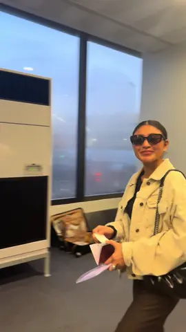 Enjoy your flight my twinnie! Huhu ang bait nya at ang pretty. Byee~🥹😍 #fyp #foryou #nadinelustre 
