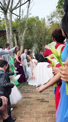 A vida tão generosa comigo,  bom que nada desvia o destino. ❤️ #casal #noiva #noivos 