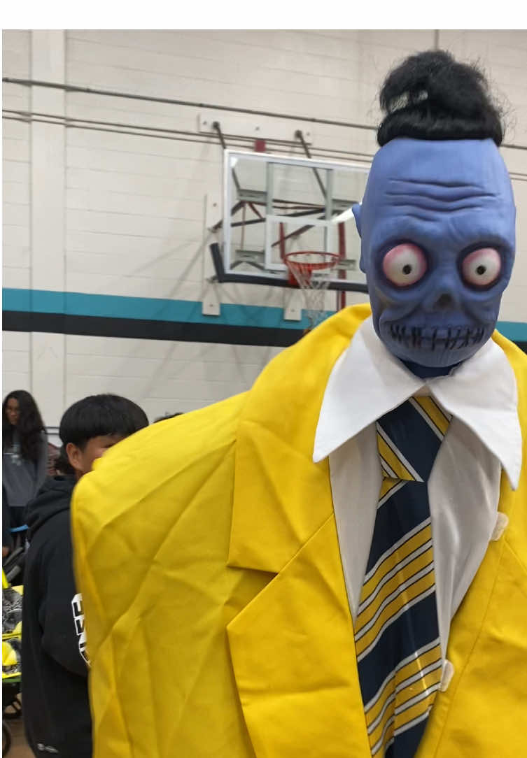 Its Bob!! #beetlejuice #itsbob #halloweencostume #halloweencarnival #navajoprep 