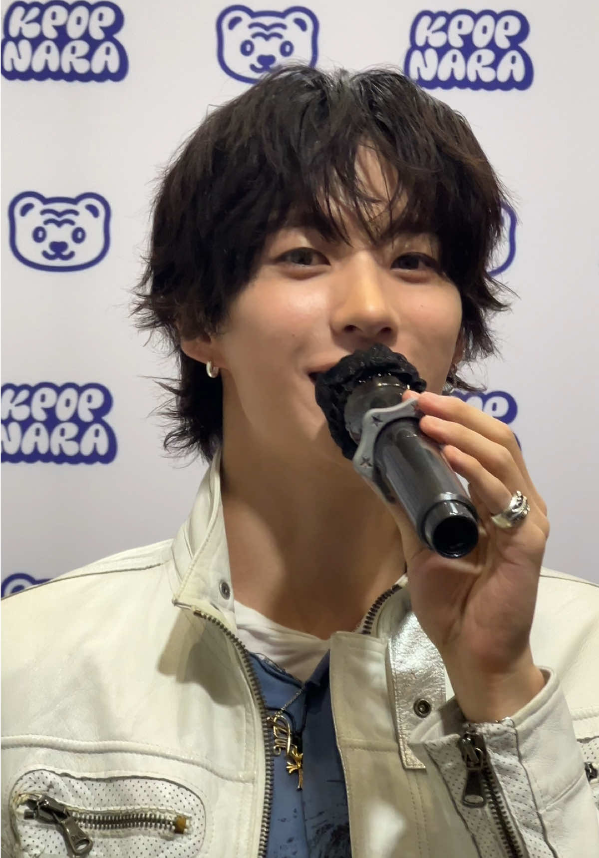 i’m telling you guys lee ANTON is not real… HE’S TEW FINEEEE #riize #라이즈 #anton #fyp #briize 