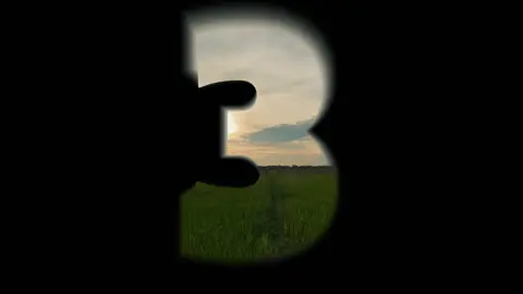 #CapCut Music chill with sky brilliant . #radio #capcutpioneer #pioneertemplate #gimmegimmegimme 