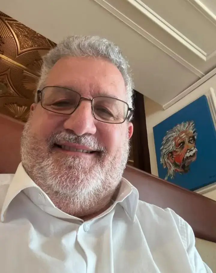 Life is like a lonely dirt road — rough, quiet, and endless at times, but every bump and turn shapes you into someone stronger who learns to find beauty in the dust. #lonely #happy #apple