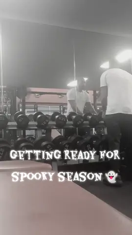 getting ready for spooky season 👻  #viral #viraltiktok #gym #viralvideo #halloween 
