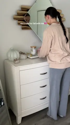 decorate for fall with me🎀🍂 #falldecor #fallaesthetic #decoratewithme #fall #aesthetic 