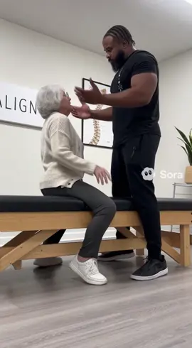 Changing people lives one back at time 😁#chiropractor #soraai #elwapo903 #fyp 