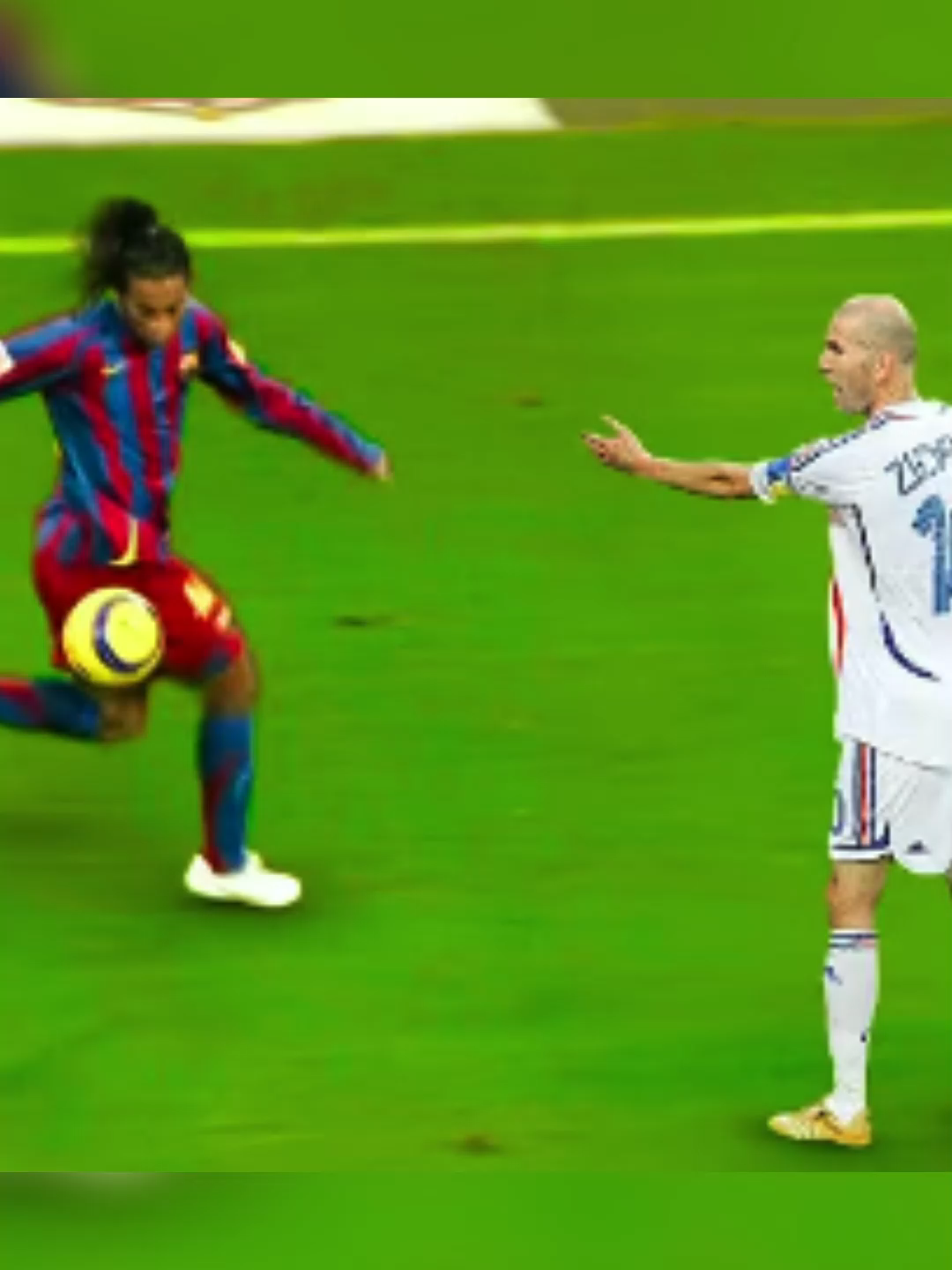 RONALDINHO FOI APLAUDIDO PELA TORCIDA DO REAL MADRID!