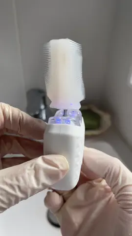 Your dream brush has come true! Buy one today and get a FREE Tongue scraper 🤩 🛍️ Lumodental.com  #fyp 