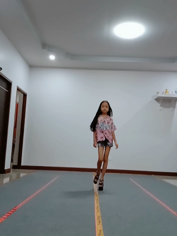 ซ้อมทุกวัน 🔥🔥 #น้องอุ๋มอิ๋มศุภรดา #สายสับสายโมเดล  #หนูอยากเป็นนางแบบ 