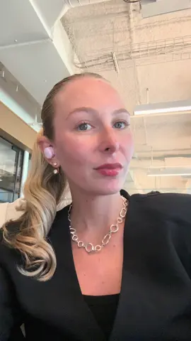 Just your average corporate girl #creatorsearchinsights #marketingjobs #workvlog #marketingagency #9to5 