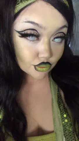 Finally got my contacts after a month of waiting :”) #halloweenlook #scarahscreams #monsterhigh 