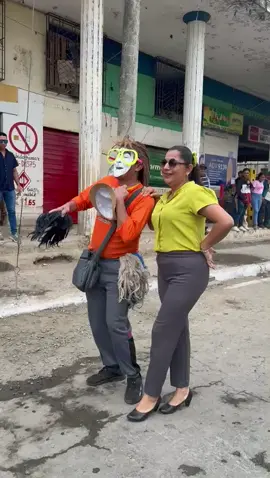 #mimo . #lo mejor del desfile de colimes  @Olmedo Producciones  @mimohumor @ mimo comic  lo mejor de lo mejor, sin este personaje los desfiles fueran aburridos jej