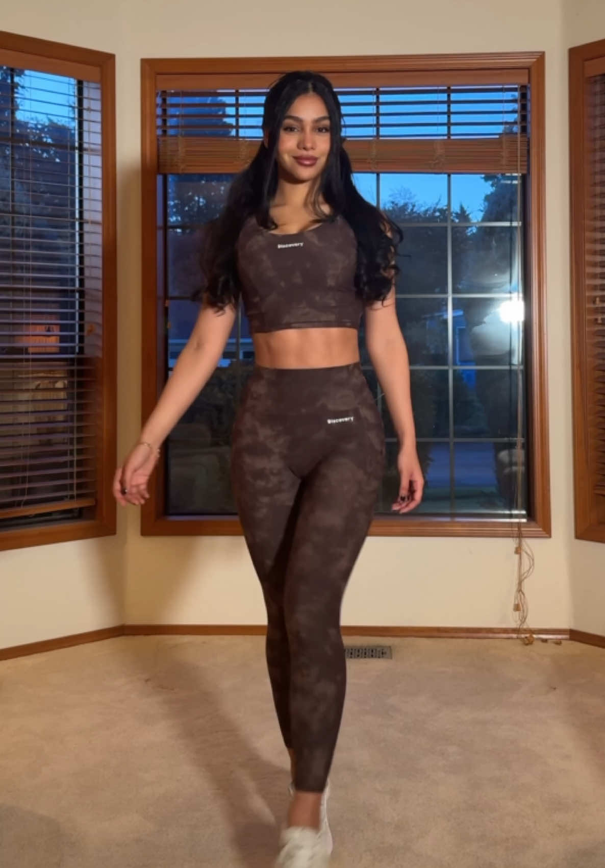 Muack 🤎 #Glowmode #glowmodeoutdoor #glowmodediscovery #letsglowclub  Search “discovery” on shopglowmode.com, and use my discount code [GMbarbara4] to find the discovery limited collection!