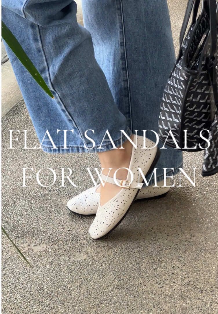 grabee!! omgg sobrang ganda at comfy sa paa to😭😭 #sandals #sandalsforwomen #flatsandals #ypp #whitesandals