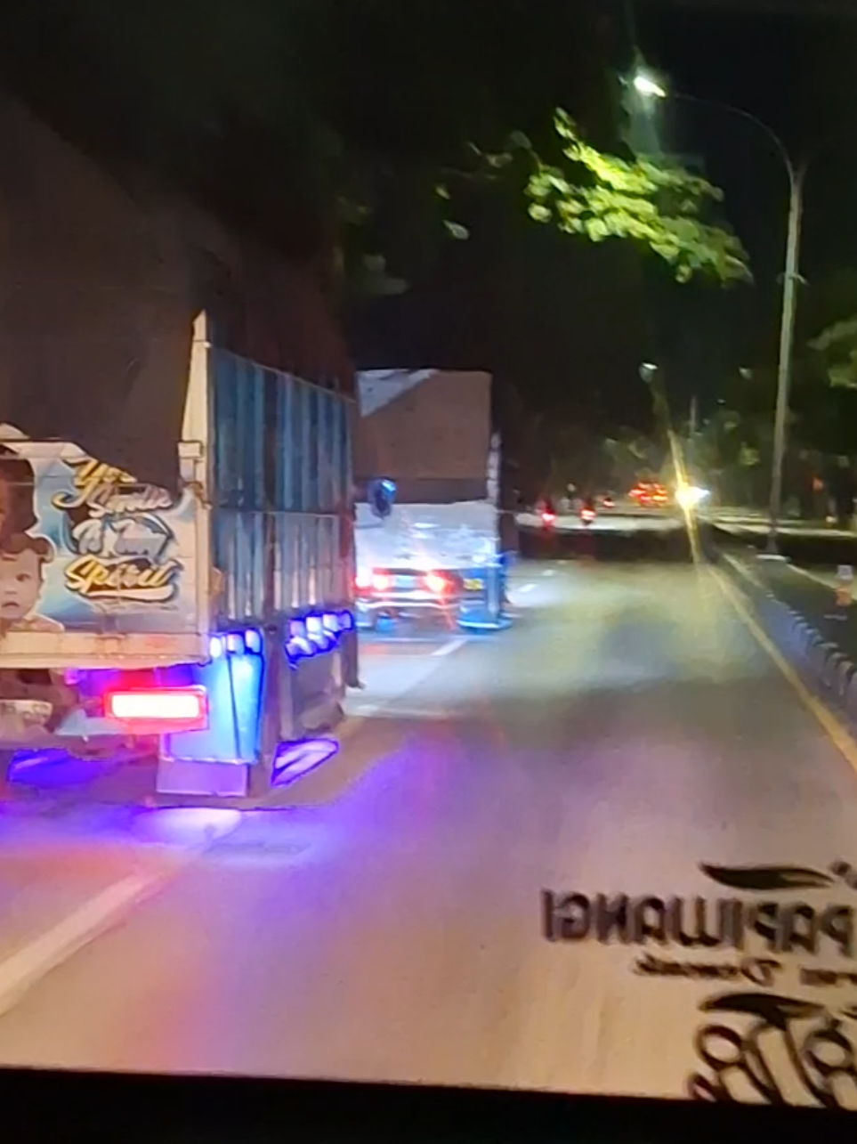 tak bagian nututi ae kuaakk✌️ @mohdevajazaanaufa  #sopirtruckindonesia🇮🇩 #masukberanda #fypシ #fypdongggggggg #supirkeren🥰 