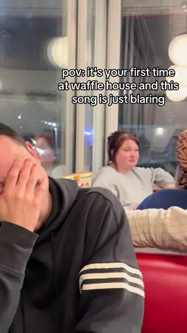 the music was so loud 😭 like can i please get a waffle fr #wafflehouse #sandstorm #nashville 