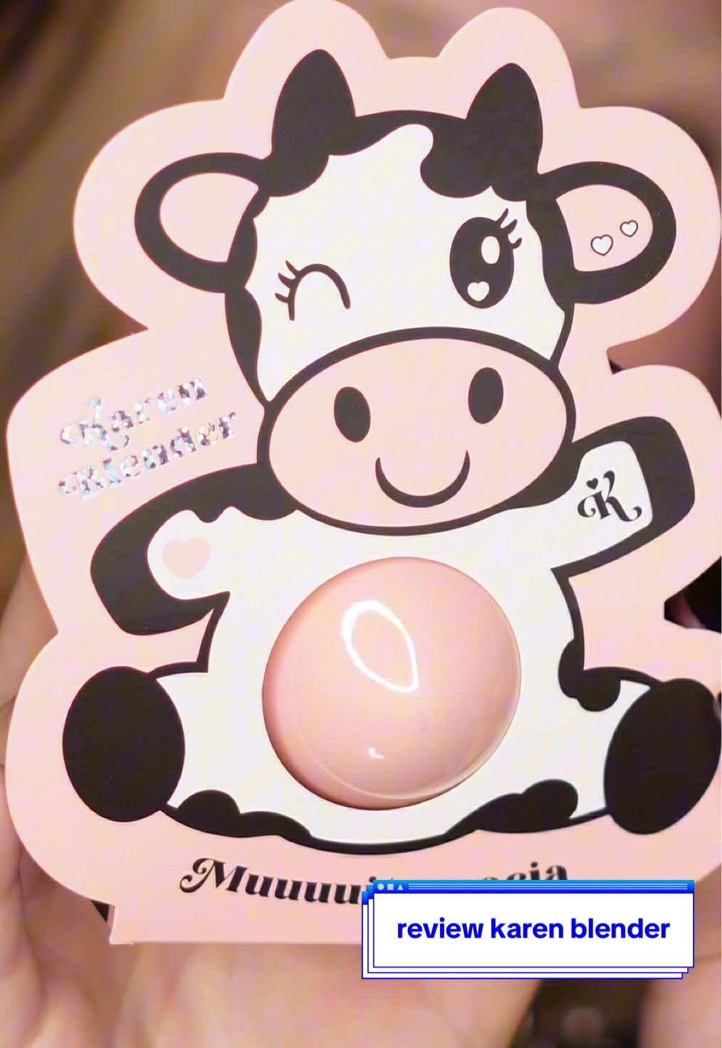 KAREN BLENDERRR 🐮 review enorme mesmo pq eu preciso fazer todas as minhas considerações galera kkk mas deixo a minutagem pra vcs!!! 👇🏻 00:04 - intro 00:33 - detalhes da esponja 00:59 - comparações  02:43 - aplicação de base 05:29 - esfumando bronzer/blush 06:45 - esfumando corretivo 08:00 - considerações finais