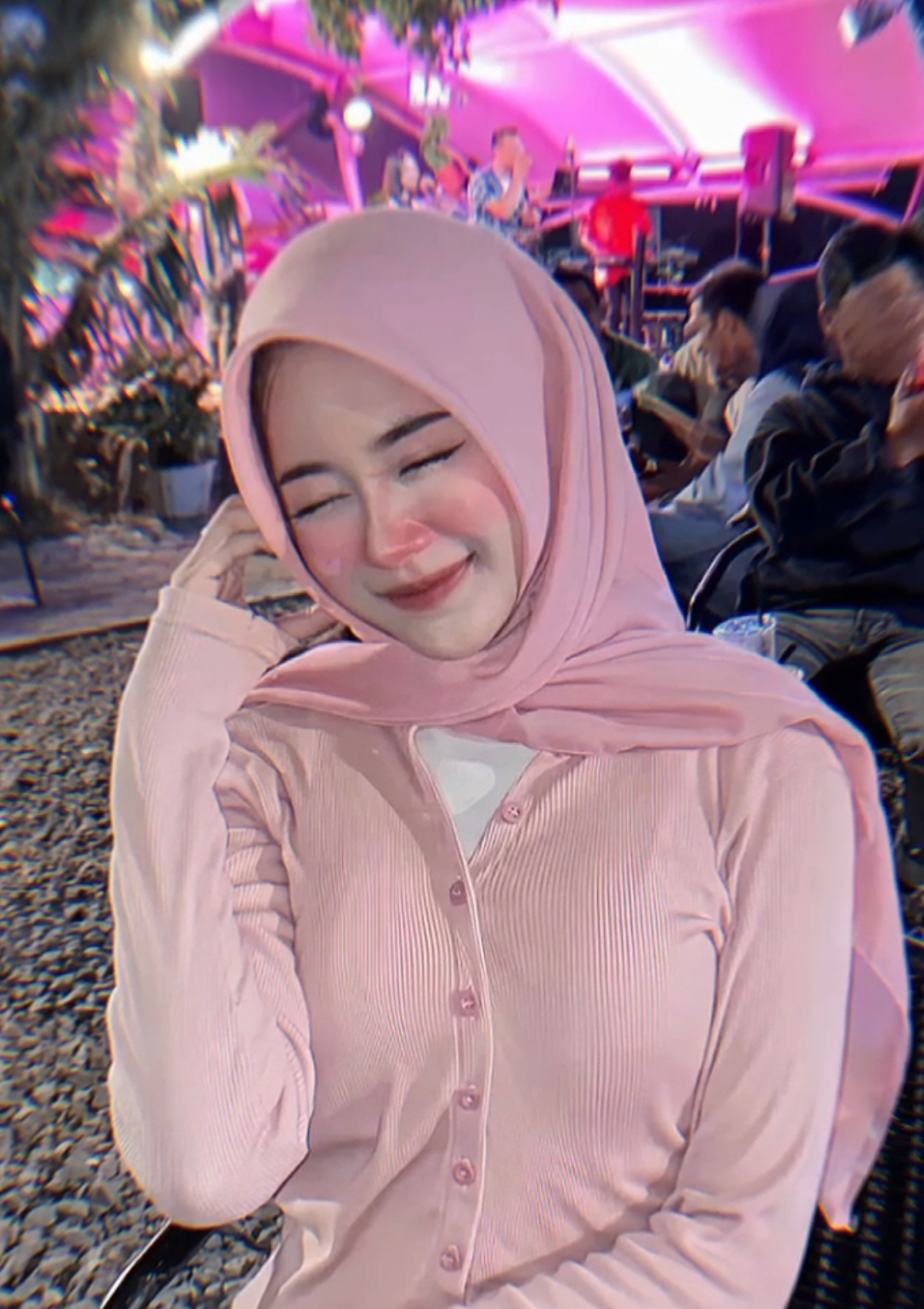 Outfit Pinky Pinky #outfit #cewekue #OOTD hijab remaja wanita lucu imut kawai #pink #fyp 