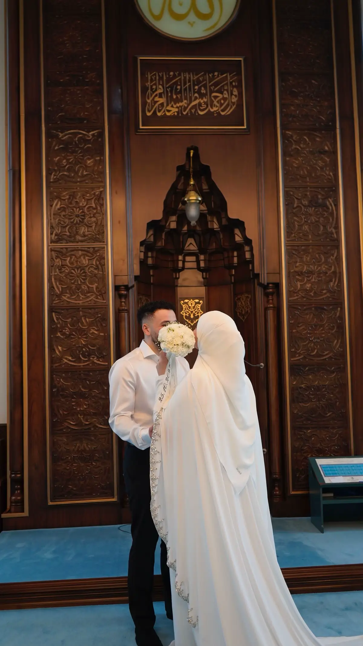 حُبّي لكِ أكمل دِيني