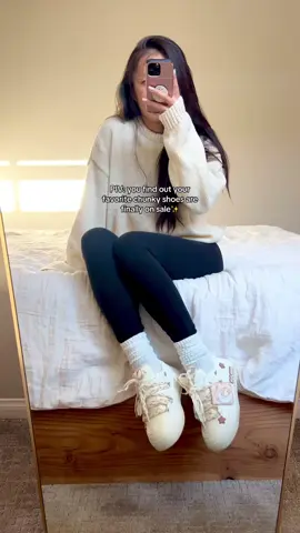 Just in time for the holidays 🍁🍂#shoesforwomen #chunkysneakersforwomen #boboshouse #chunkysneakers #wintershoes 